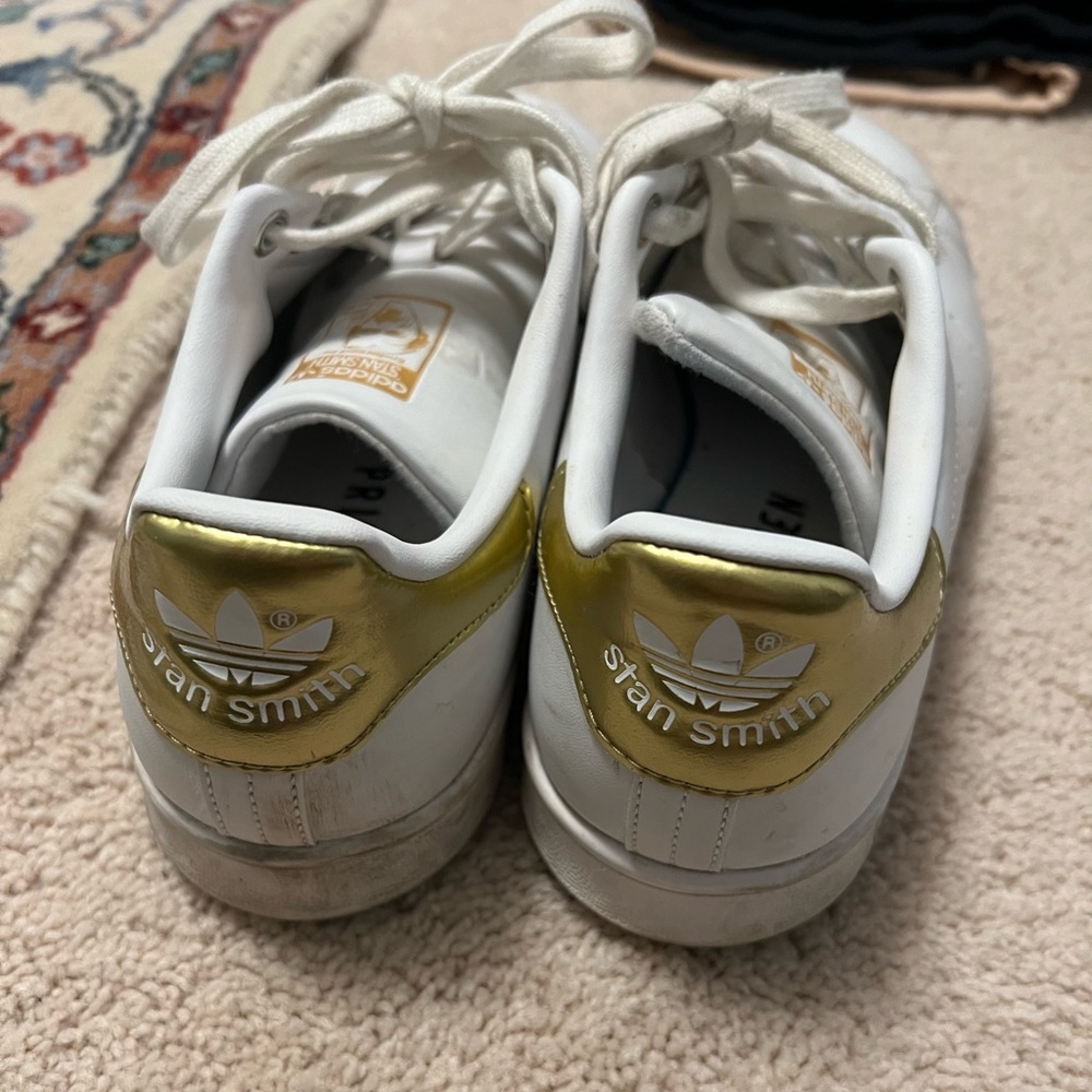 EUC White and Gold Adidas Stan Smith